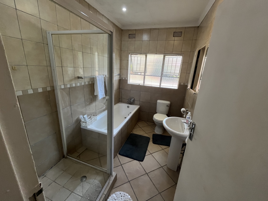 3 Bedroom Property for Sale in Safari Gardens North West